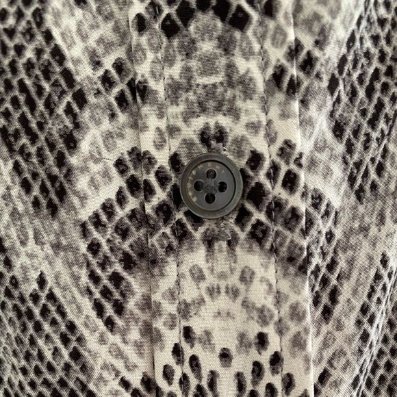 Equipment Slim Signature Silk Shirt - Picture 4 of 7